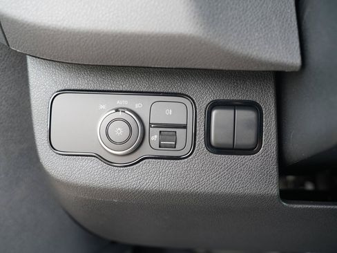 Used 2025 Mercedes-Benz Sprinter 2500 image 21
