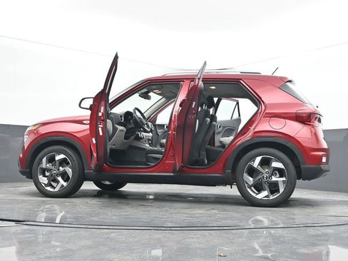 Used 2025 Hyundai Venue SEL image 88