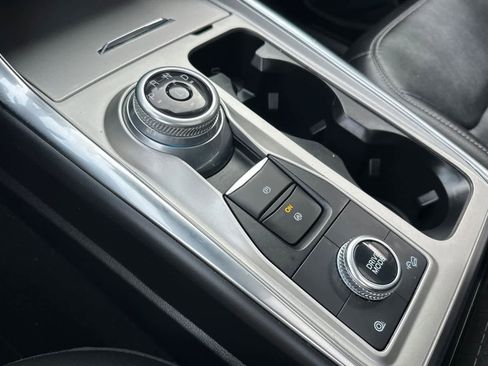 Certified 2022 Ford Explorer Limited w/ Equipment Group 301A image 23