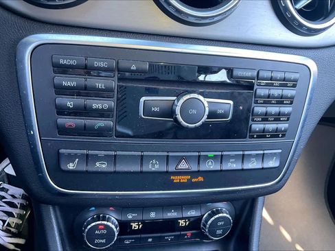 Used 2015 Mercedes-Benz GLA 250 4MATIC image 33