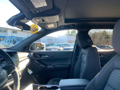 New 2025 Chevrolet Equinox LT w/ Midnight Edition image 12