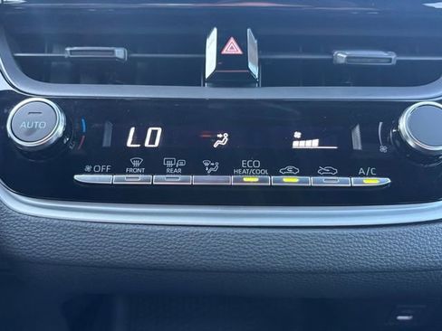 Used 2026 Toyota Corolla SE FWD image 5