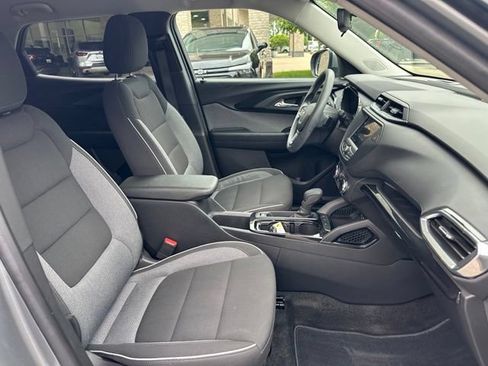 Used 2023 Chevrolet TrailBlazer LT FWD image 27