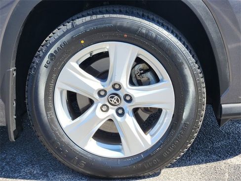 Certified 2024 Toyota Highlander LE image 7