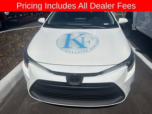 Used 2024 Toyota Corolla LE FWD image 2