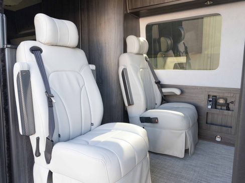 Used 2019 Mercedes-Benz Sprinter 170 image 2