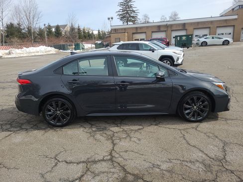 Certified 2025 Toyota Corolla SE w/ SE Premium Package image 4