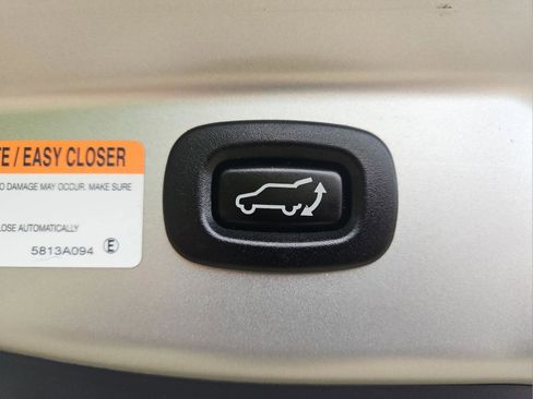 Used 2022 Mitsubishi Outlander LE AWD/4WD image 10