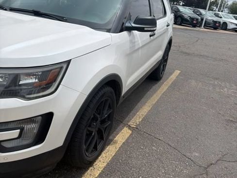 Used 2017 Ford Explorer Sport w/ Equipment Group 401A AWD/4WD image 3