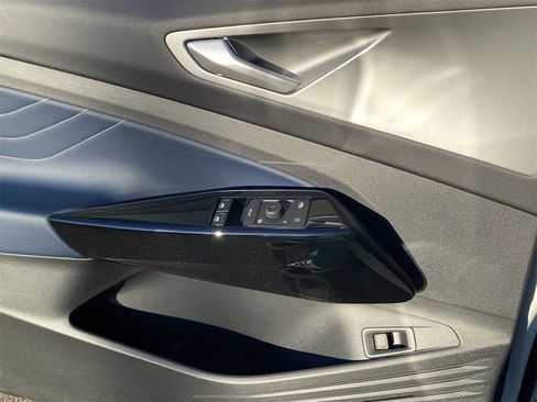 New 2025 Volkswagen ID.4 Pro S image 17