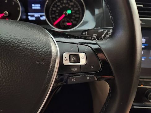 Used 2019 Volkswagen Golf S FWD image 28
