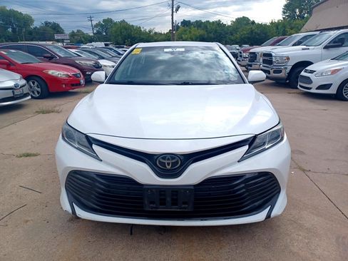 Used 2019 Toyota Camry LE image 2