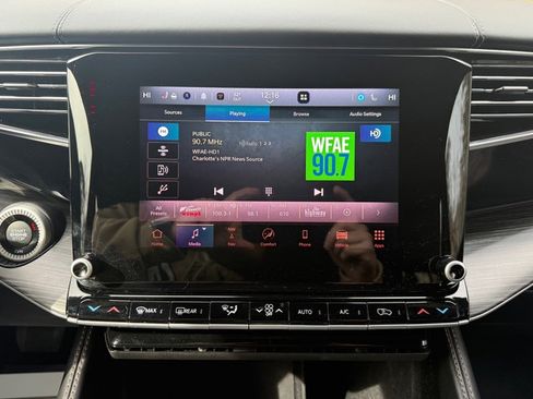 Used 2023 Jeep Wagoneer Series II image 29