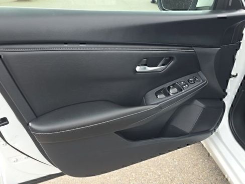 Used 2024 Nissan Sentra SV FWD image 15