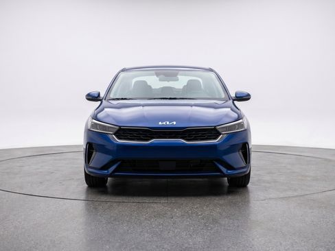 Used 2025 Kia K4 LXS image 2
