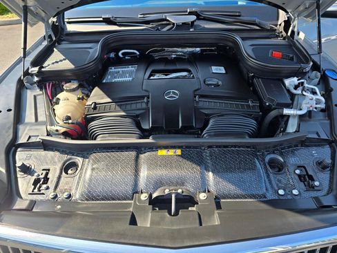 Used 2024 Mercedes-Benz Maybach GLS 600 4MATIC image 10