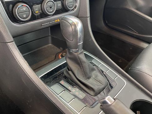 Used 2017 Volkswagen Passat 1.8T R-Line image 19