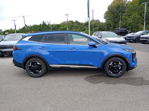 New 2026 Kia Sportage EX image 2