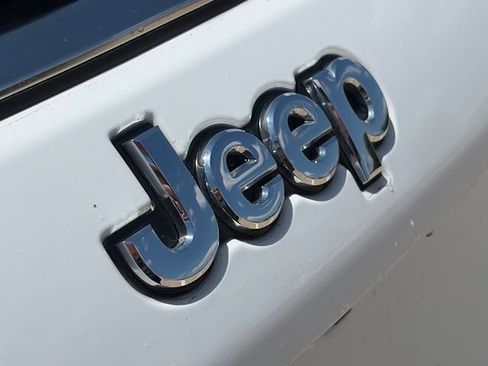 Used 2025 Jeep Compass Limited w/ Elite Group AWD/4WD image 12