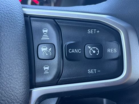 Used 2025 RAM 2500 Big Horn AWD/4WD image 25