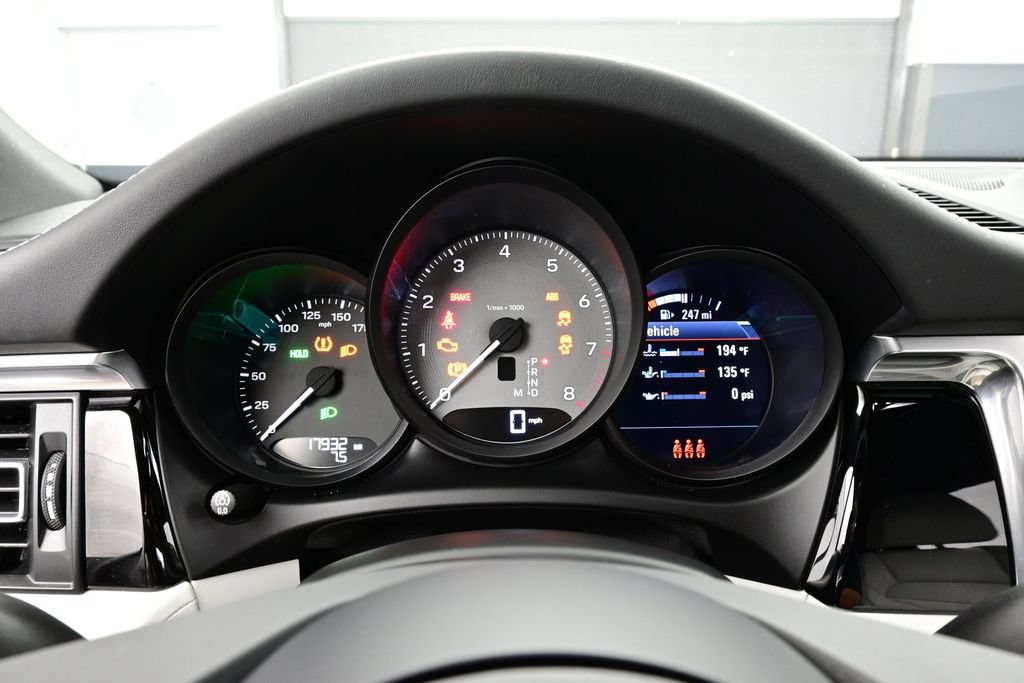 Certified 2023 Porsche Macan S AWD/4WD image 9