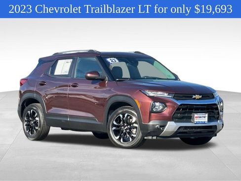 Used 2023 Chevrolet TrailBlazer LT image 1