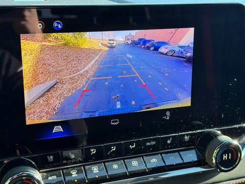 Used 2023 Chevrolet Colorado Z71 w/ Z71 Convenience Package 2 image 22