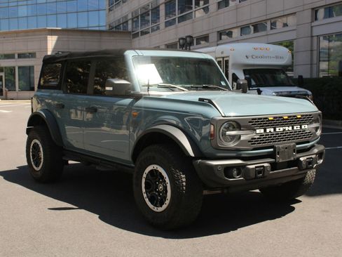 Used 2022 Ford Bronco Badlands w/ Sasquatch Package image 1