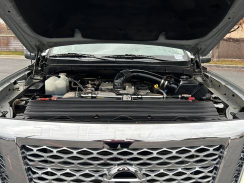 Used 2017 Nissan Titan SL image 30
