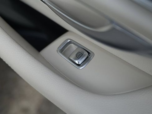 Used 2019 Mercedes-Benz E 300 4MATIC w/ Premium 1 Package image 43