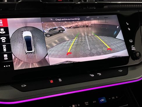 Used 2024 Jeep Wagoneer Launch Edition image 18