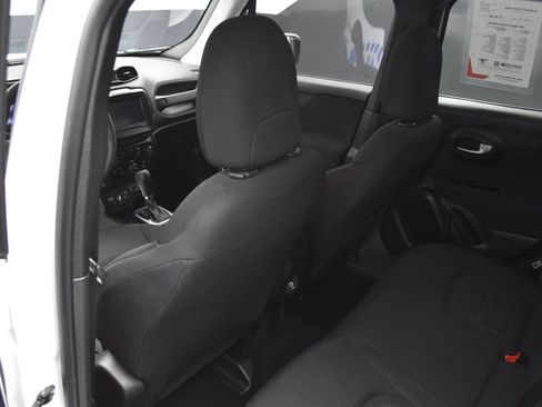 Used 2021 Jeep Renegade Latitude AWD/4WD image 19