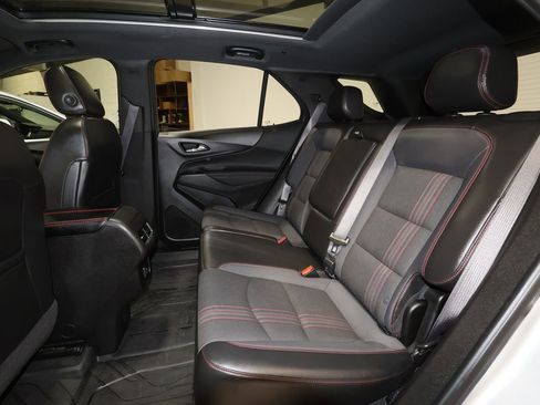 Used 2022 Chevrolet Equinox RS w/ Infotainment Package AWD/4WD image 23