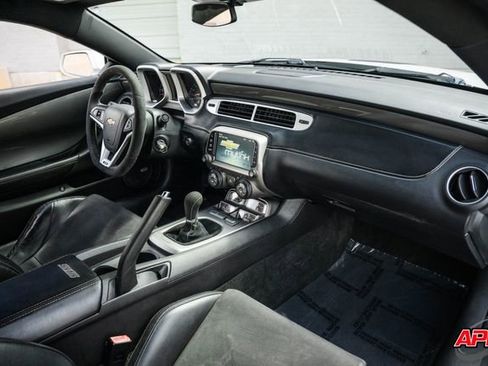 Used 2014 Chevrolet Camaro SS w/ SS Performance Package image 21