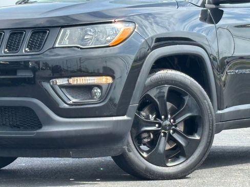 Used 2021 Jeep Compass Latitude FWD image 2