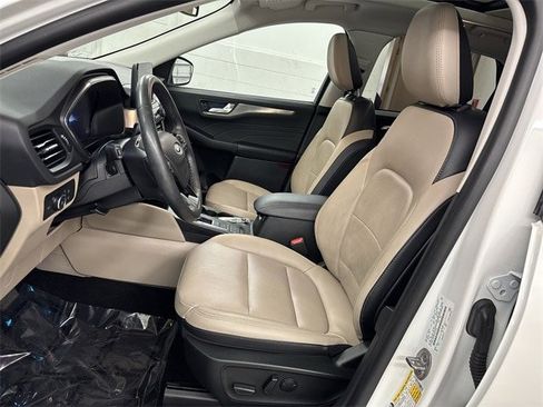 Certified 2022 Ford Escape Titanium image 3