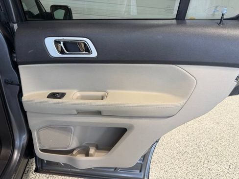 Used 2013 Ford Explorer XLT FWD image 24