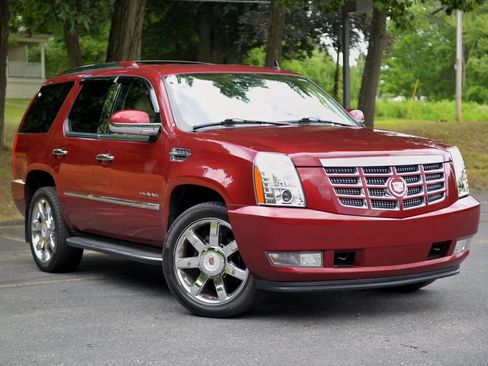 Used 2010 Cadillac Escalade Luxury AWD/4WD image 19