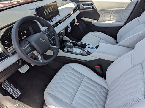 New 2025 Mitsubishi Outlander SEL image 10