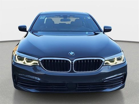 Used 2019 BMW 540i w/ Executive Package image 2