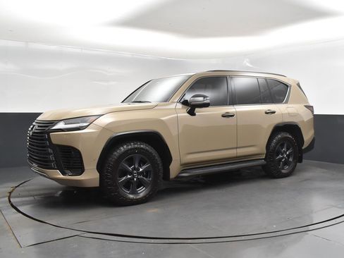 Used 2025 Lexus LX 700h Overtrail image 3