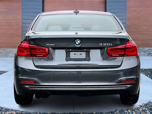Used 2017 BMW 330i xDrive 330i xDrive Sedan 4D image 4