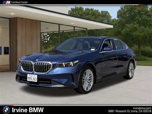 Used 2025 BMW 530i w/ Premium Package image 1