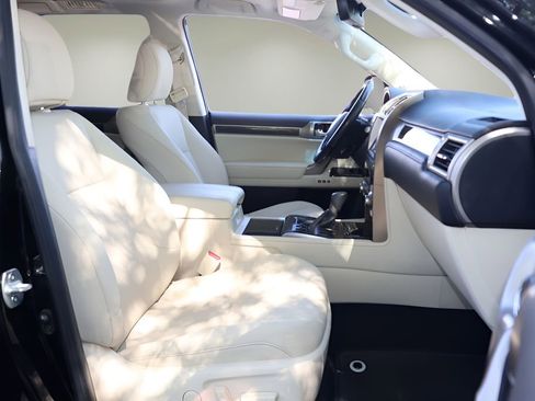 Used 2020 Lexus GX 460 Premium w/ Premium Package image 17