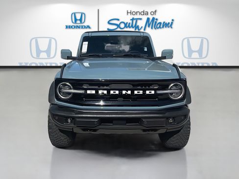 Used 2023 Ford Bronco Outer Banks w/ Sasquatch Package AWD/4WD image 2
