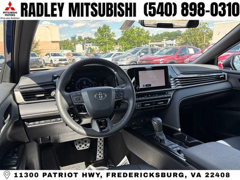 Used 2025 Toyota Camry SE FWD image 13