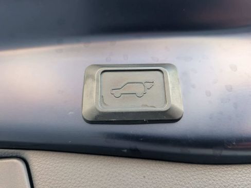 Used 2019 Toyota RAV4 XSE image 13