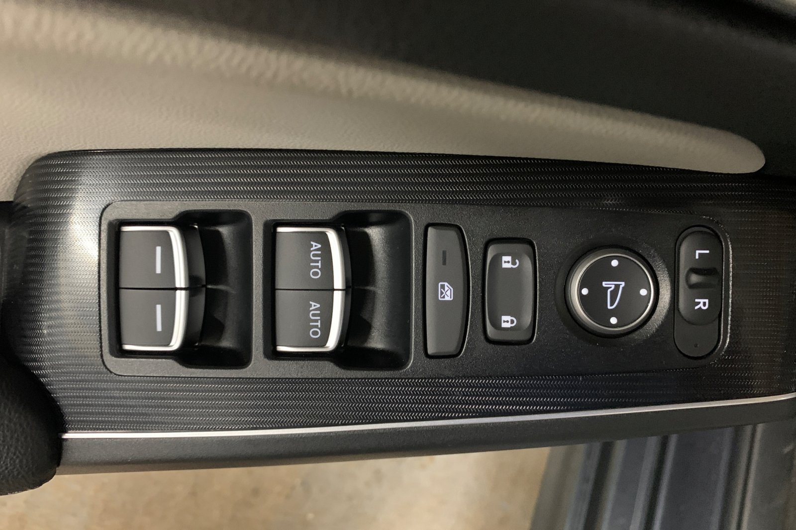 Certified 2024 Honda Civic Touring image 11