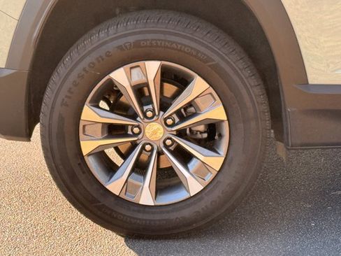 Used 2025 Chevrolet Equinox LT w/ Convenience Package II image 11