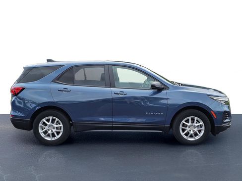 Used 2024 Chevrolet Equinox LS w/ LS Convenience Package FWD image 7